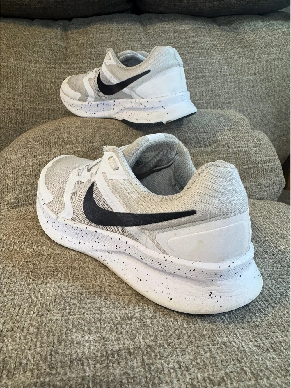 Nike Run Swift 3 Running Shoes White Black Speckled Men's Size 9 IB4370-100